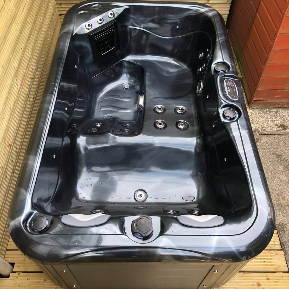 Dual Lounger + 3 Seater Hot Tub