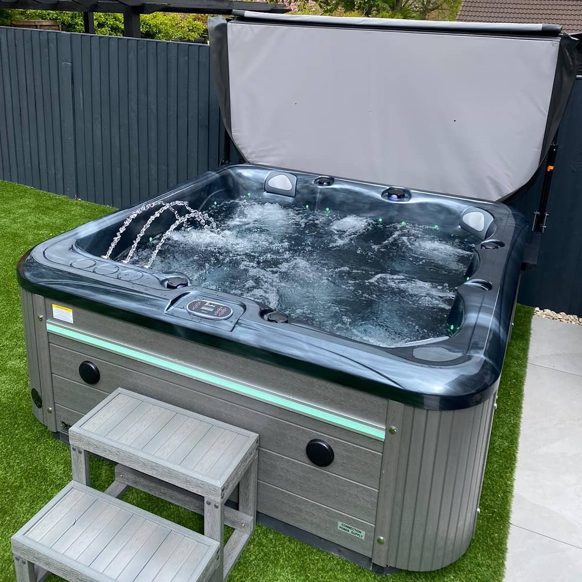 Spritz+ 6 Seater Hot Tub