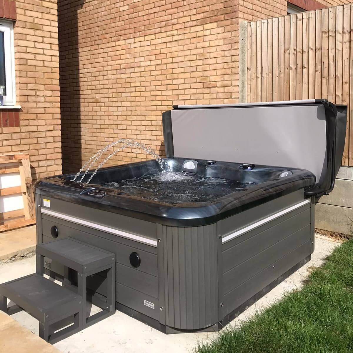 Spritz+ 6 Seater Hot Tub