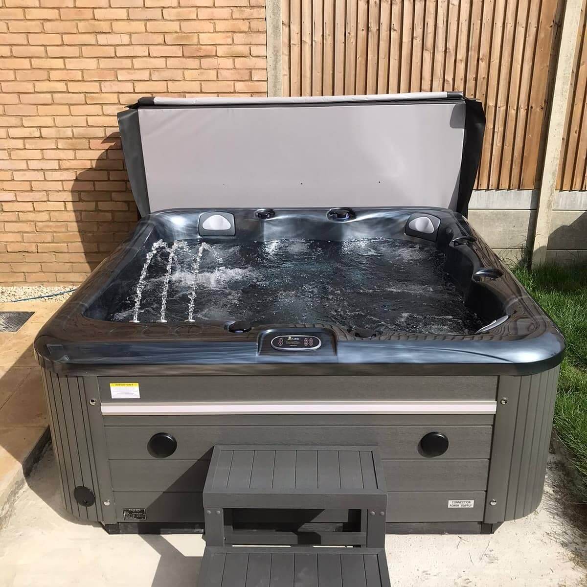 Spritz+ 6 Seater Hot Tub