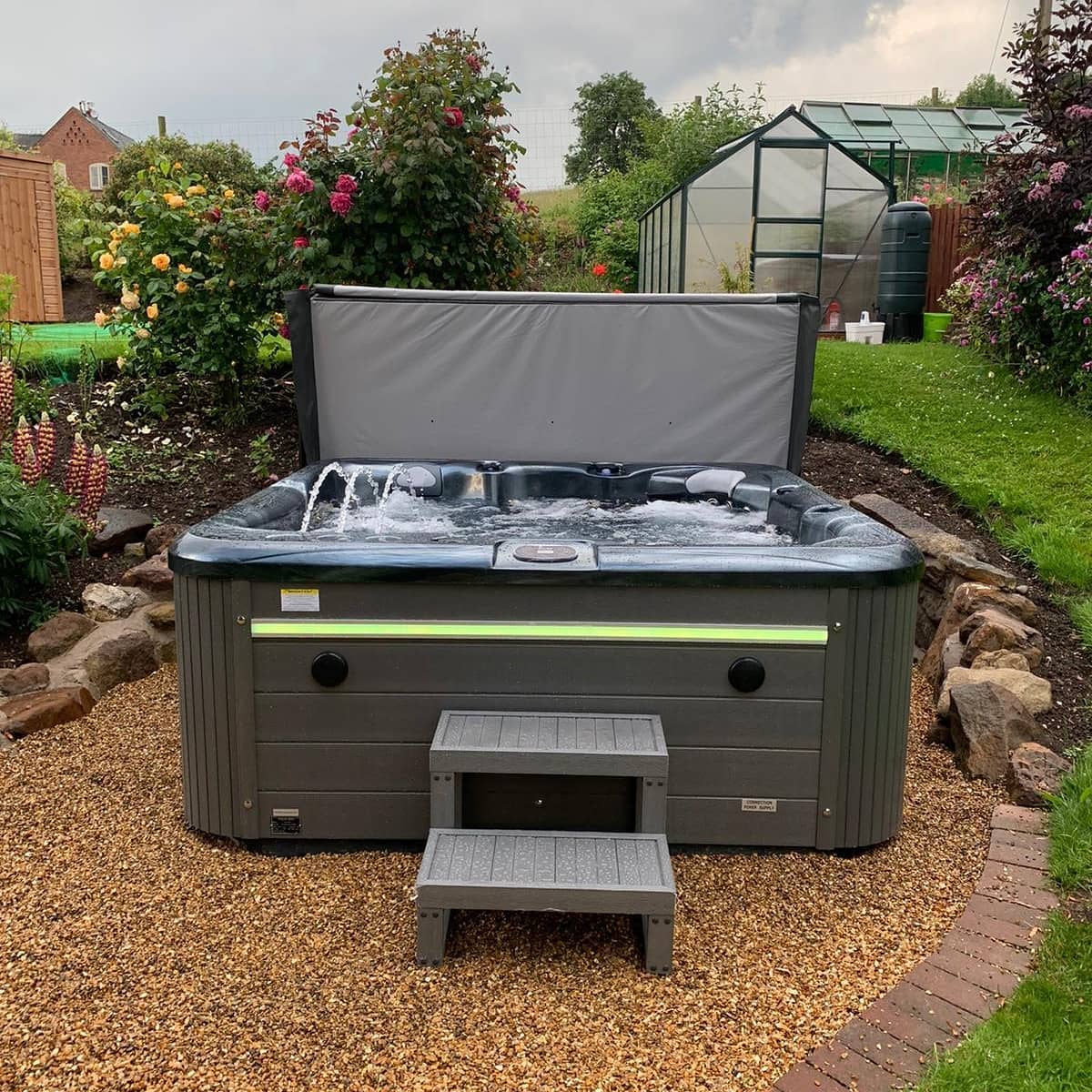 Cosmo+ 6 Seater Hot Tub