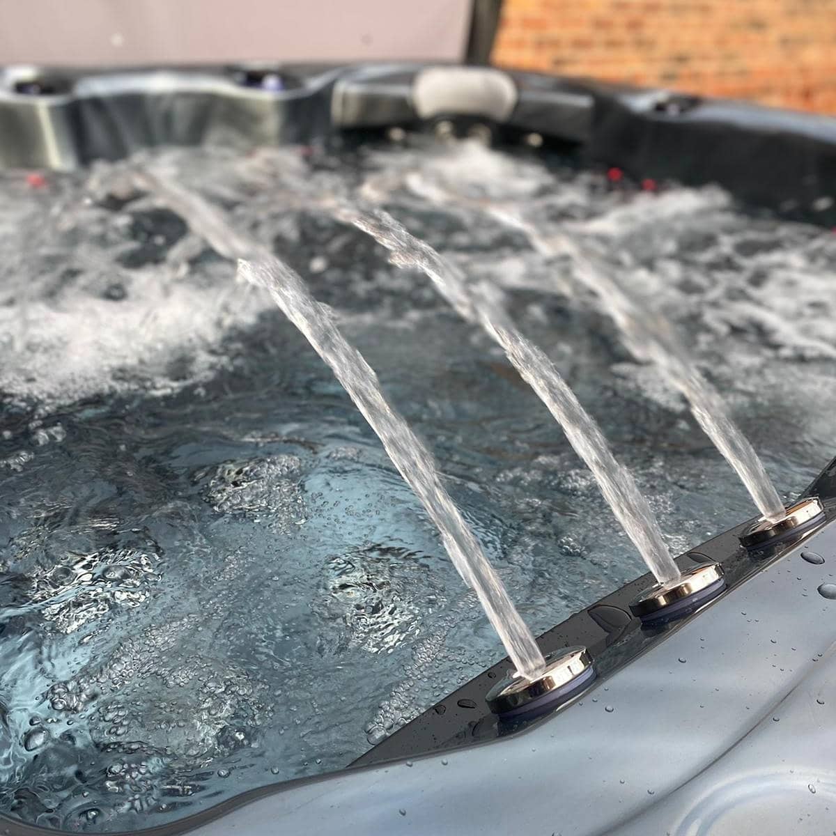 Cosmo+ 6 Seater Hot Tub