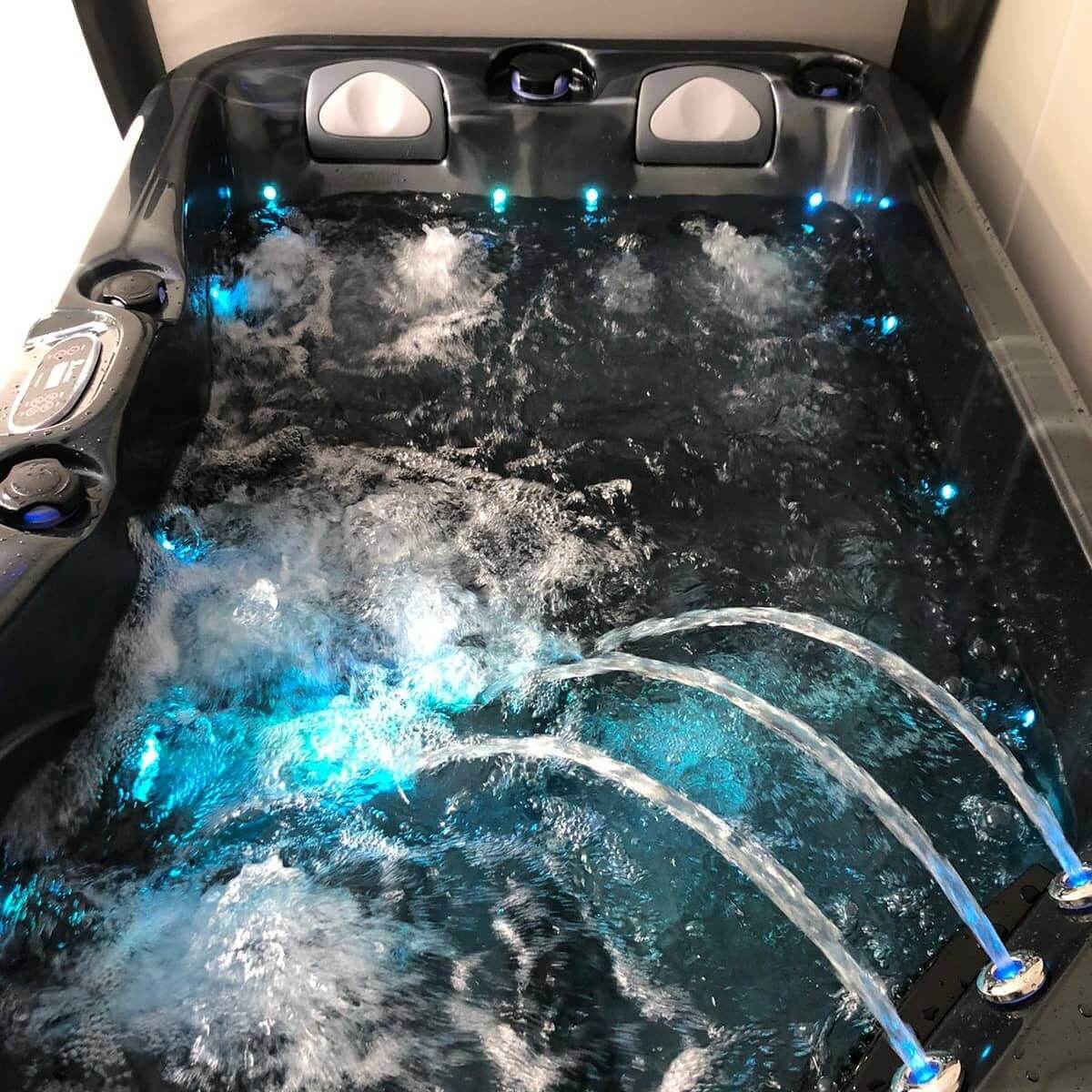 Dual Lounger + 3 Seater Hot Tub