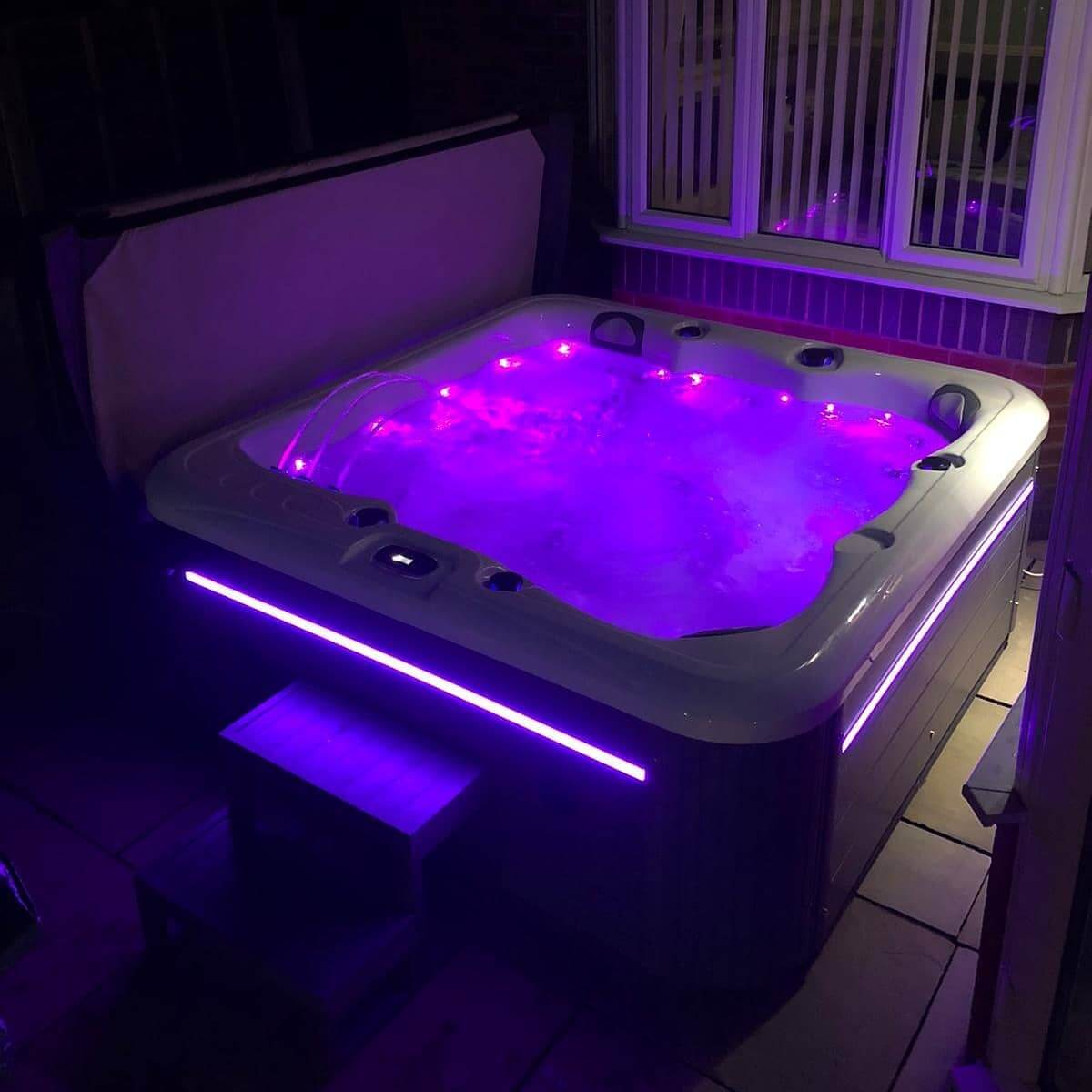 Spritz+ 6 Seater Hot Tub