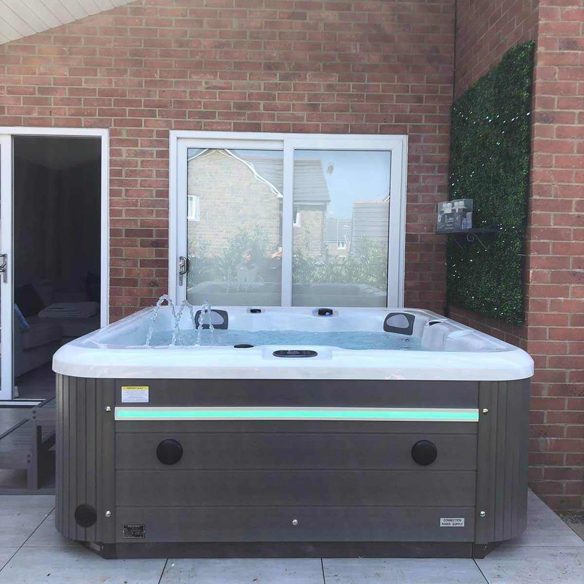 Spritz+ 6 Seater Hot Tub